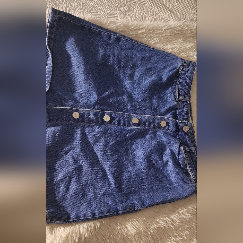 Button-Front Denim Skirt in Classic Blue